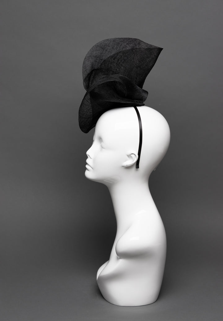 THG3093 - The Hat Girls