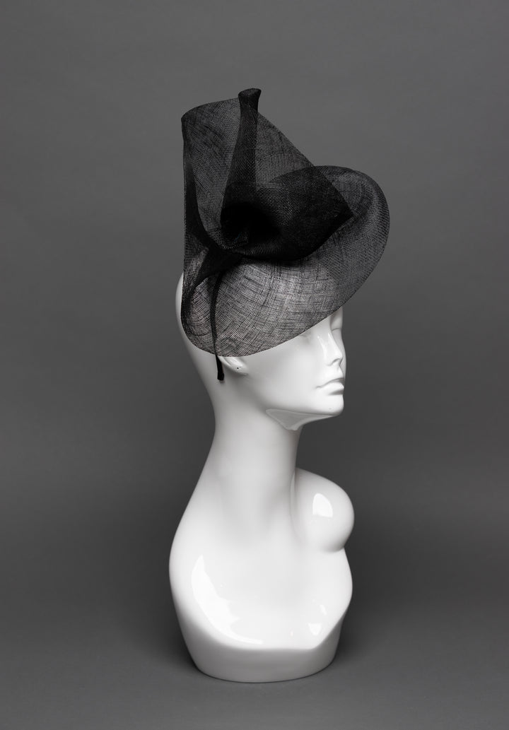 THG3093 - The Hat Girls