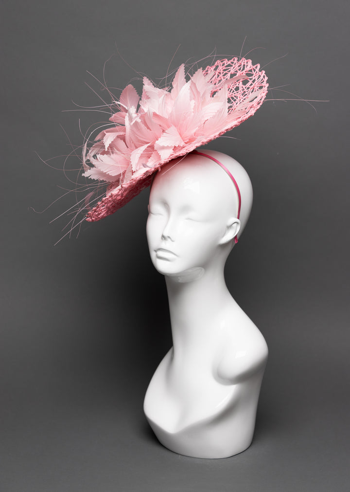 THG3095 - The Hat Girls