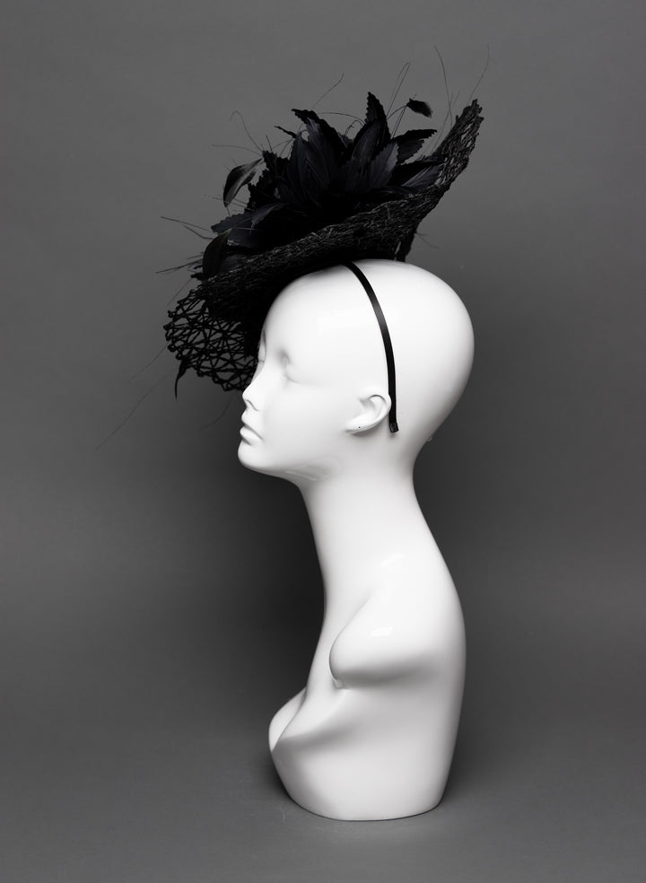 THG3098 - The Hat Girls