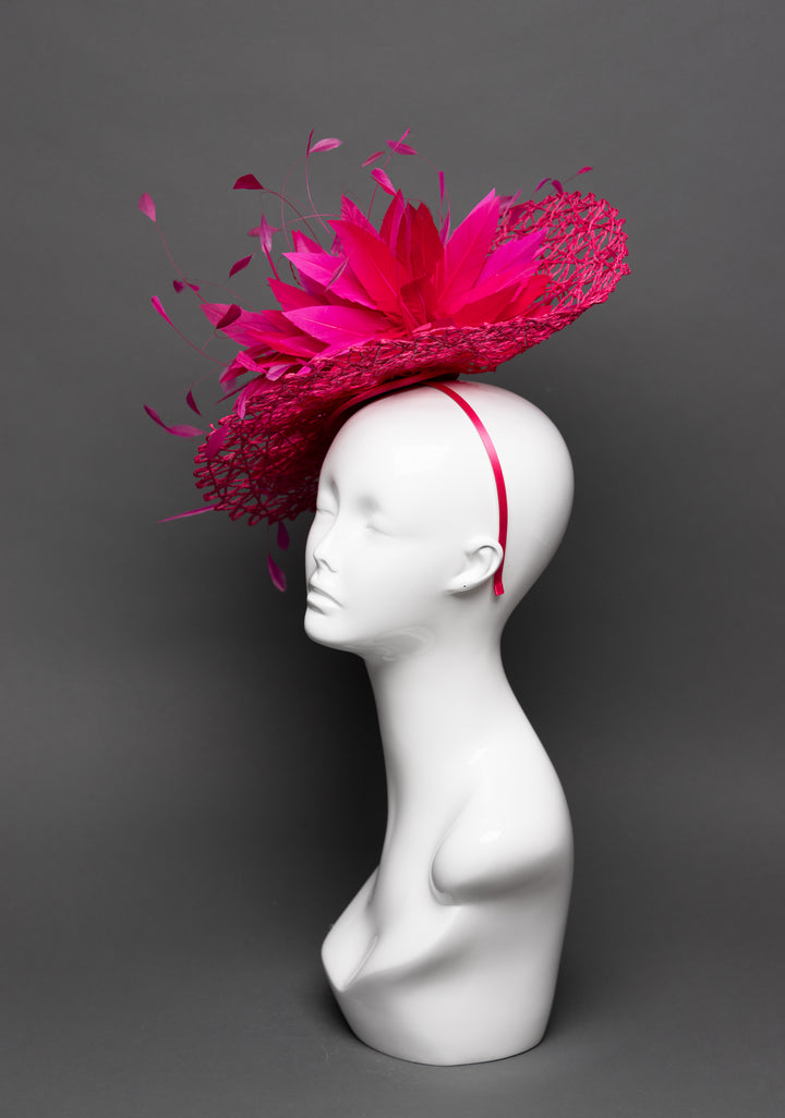 THG3099 - The Hat Girls