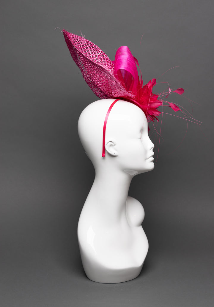 THG3105 - The Hat Girls