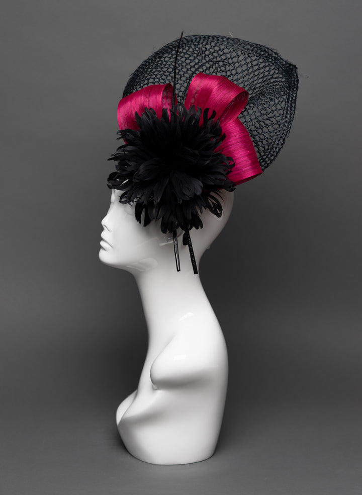 THG3108 - The Hat Girls