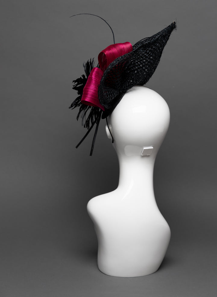 THG3108 - The Hat Girls