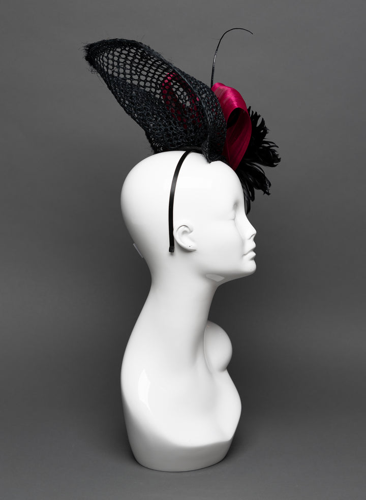 THG3108 - The Hat Girls