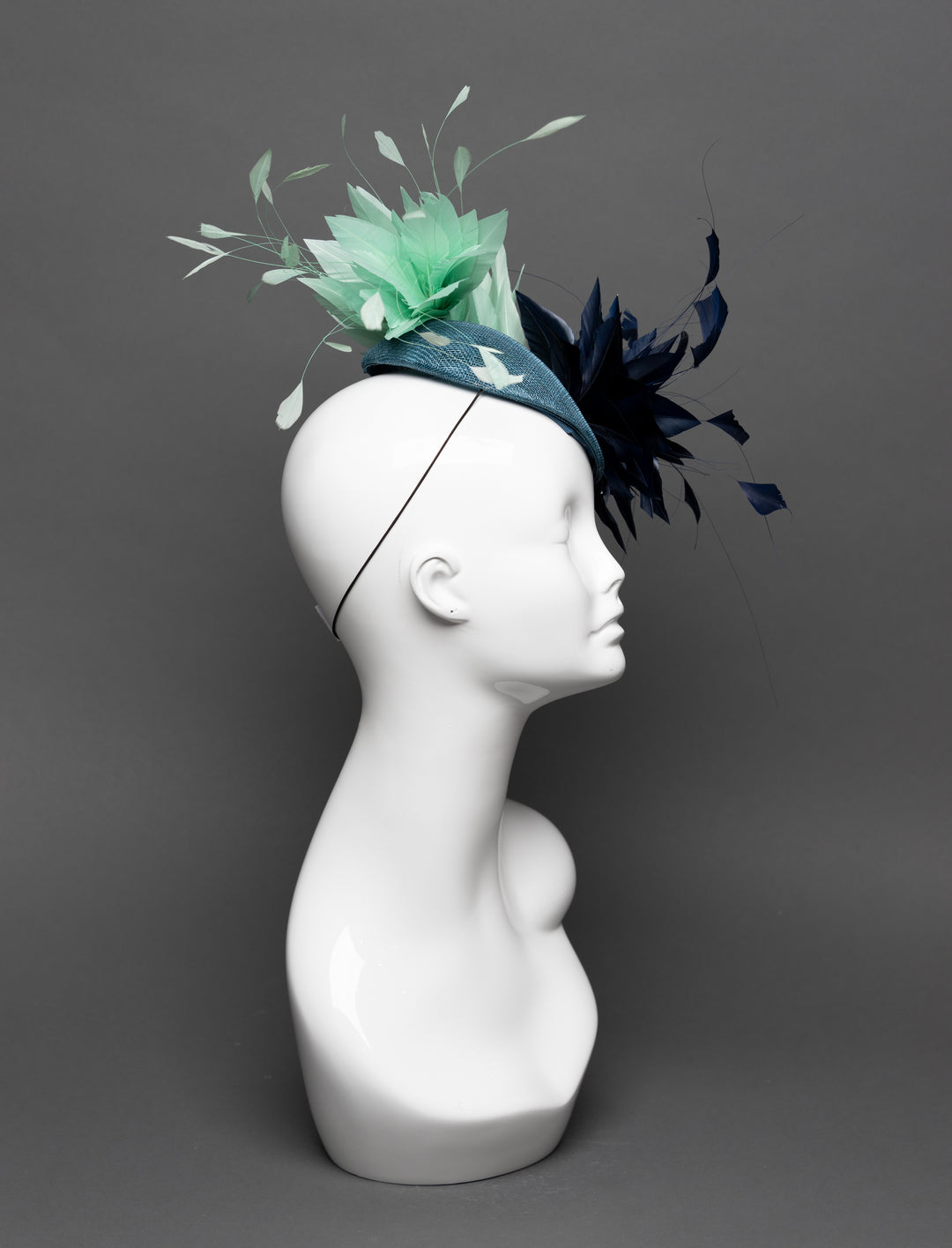 THG3126 - The Hat Girls