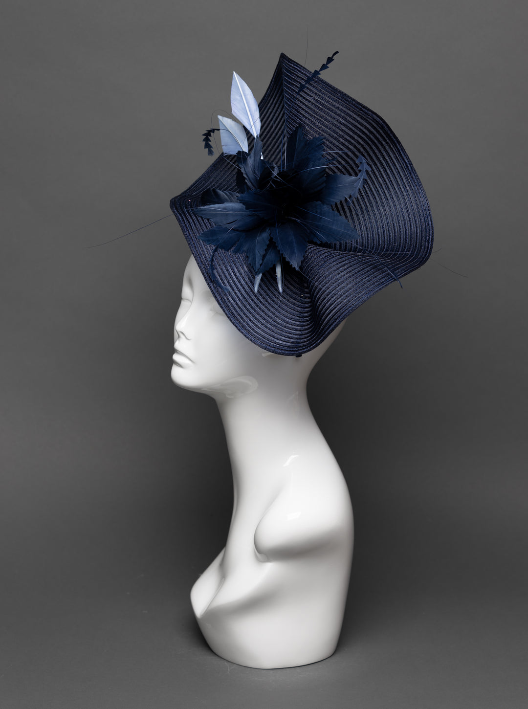 THG3127 - The Hat Girls