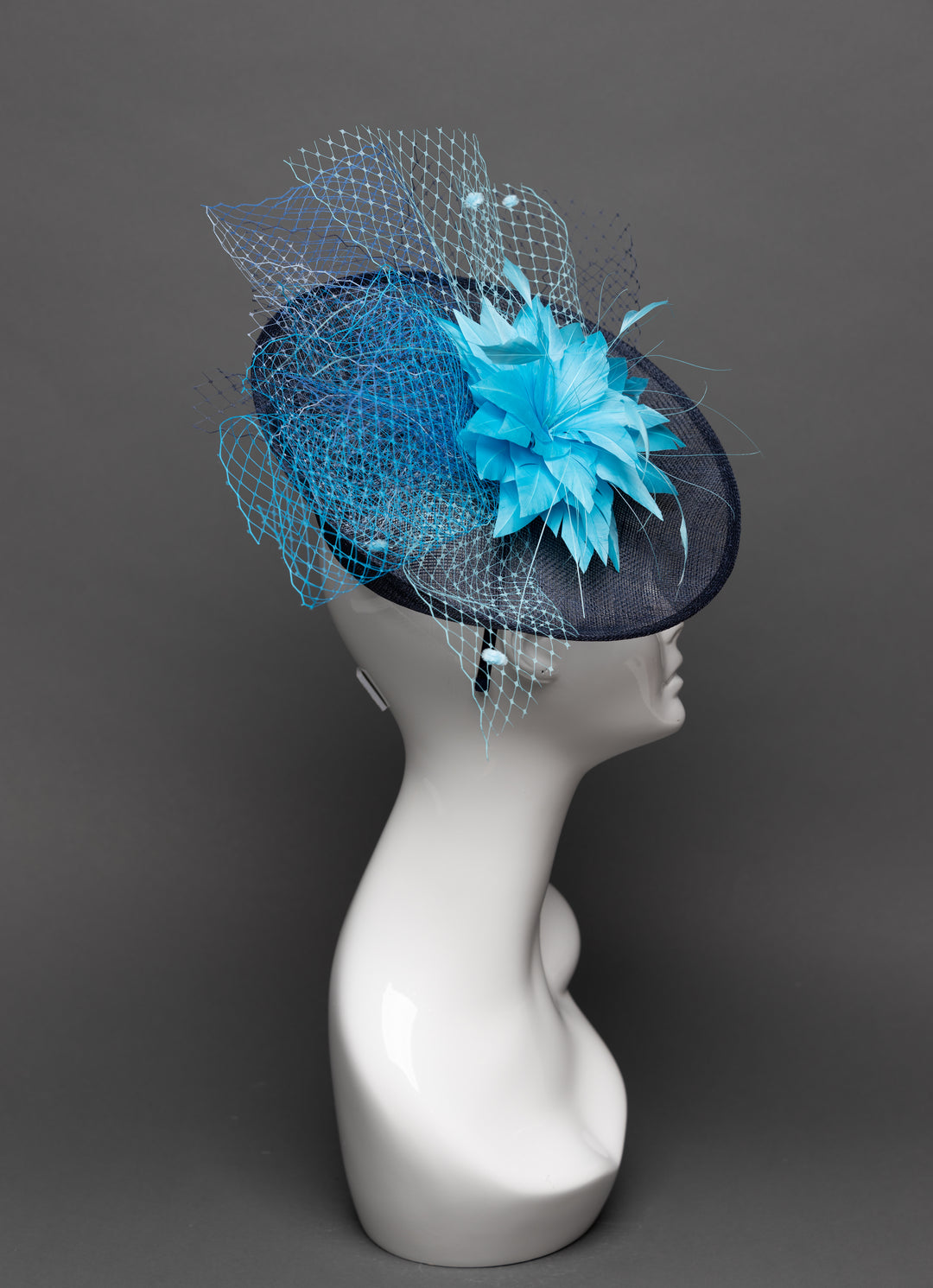 THG3133 - The Hat Girls