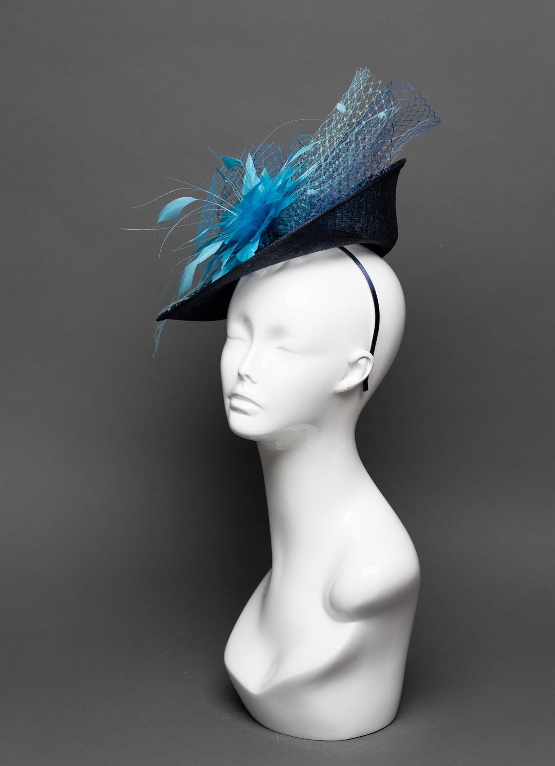 THG3133 - The Hat Girls