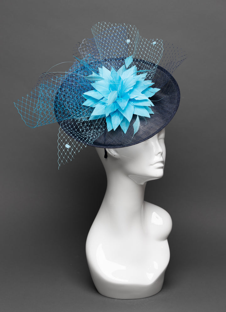 THG3133 - The Hat Girls