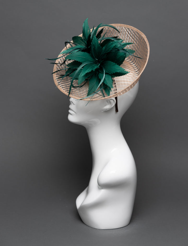 THG3139 - The Hat Girls