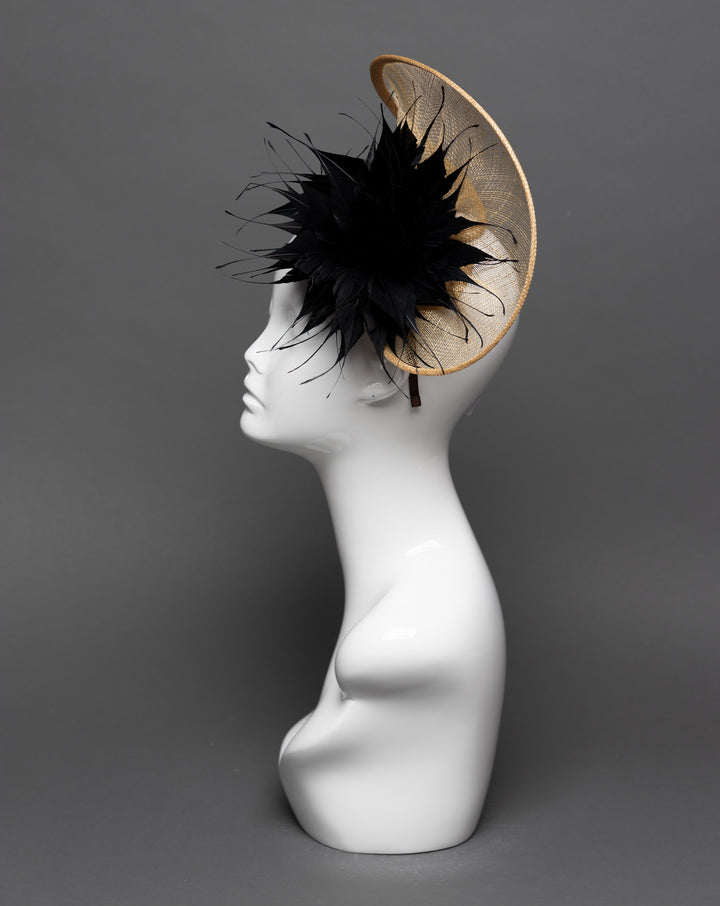 THG3146 - The Hat Girls