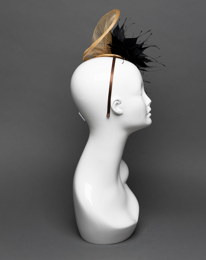 THG3146 - The Hat Girls