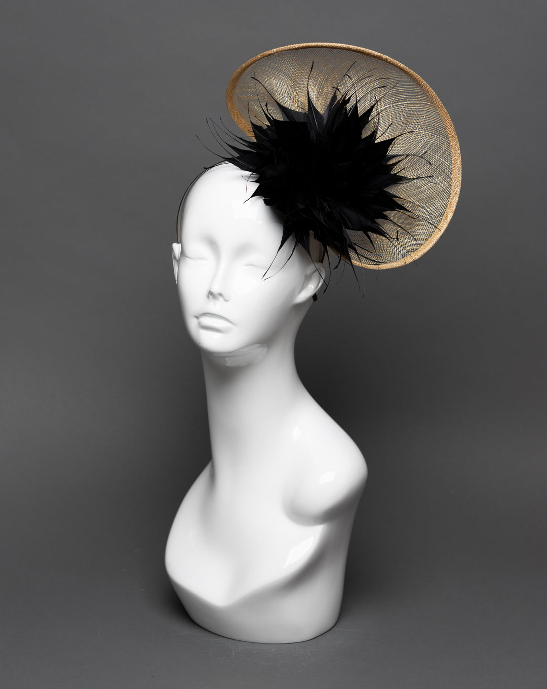 THG3146 - The Hat Girls