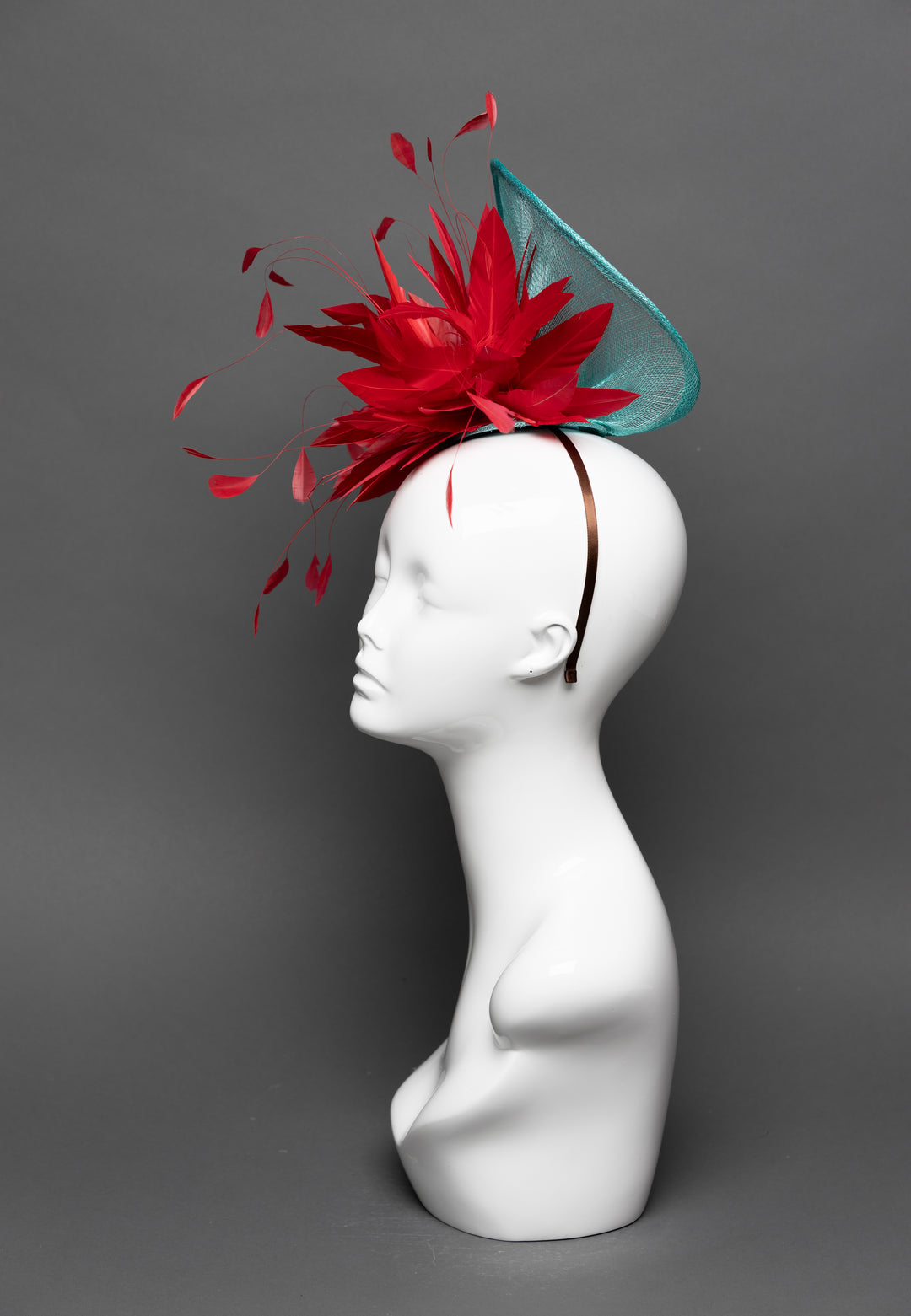 THG3147 - The Hat Girls