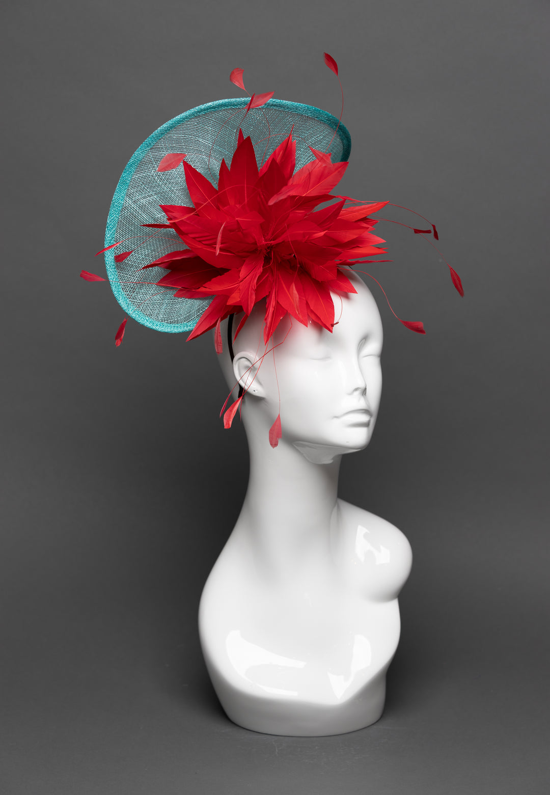 THG3147 - The Hat Girls