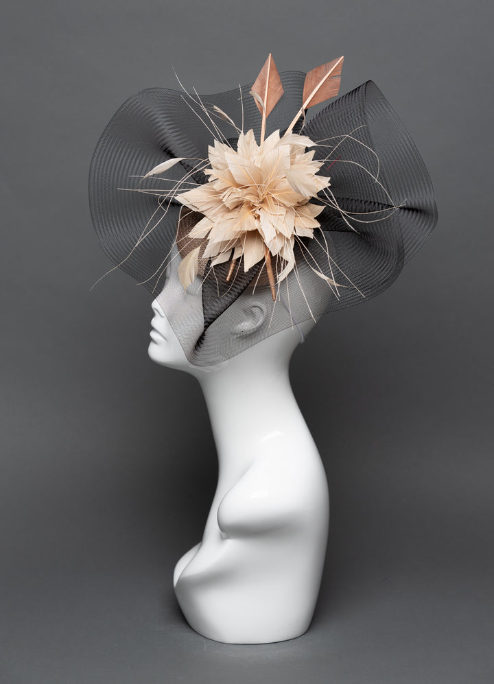 THG3148 - The Hat Girls