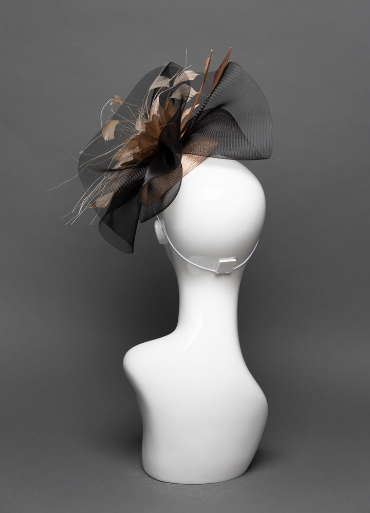 THG3148 - The Hat Girls