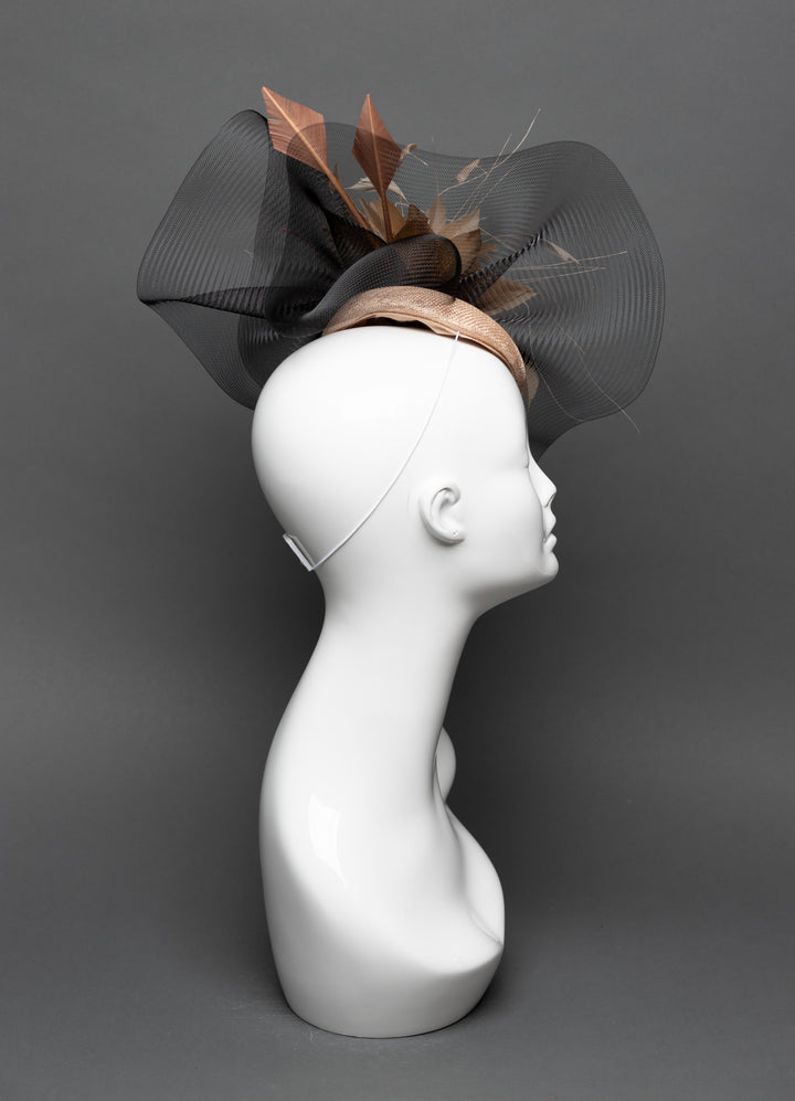 THG3148 - The Hat Girls