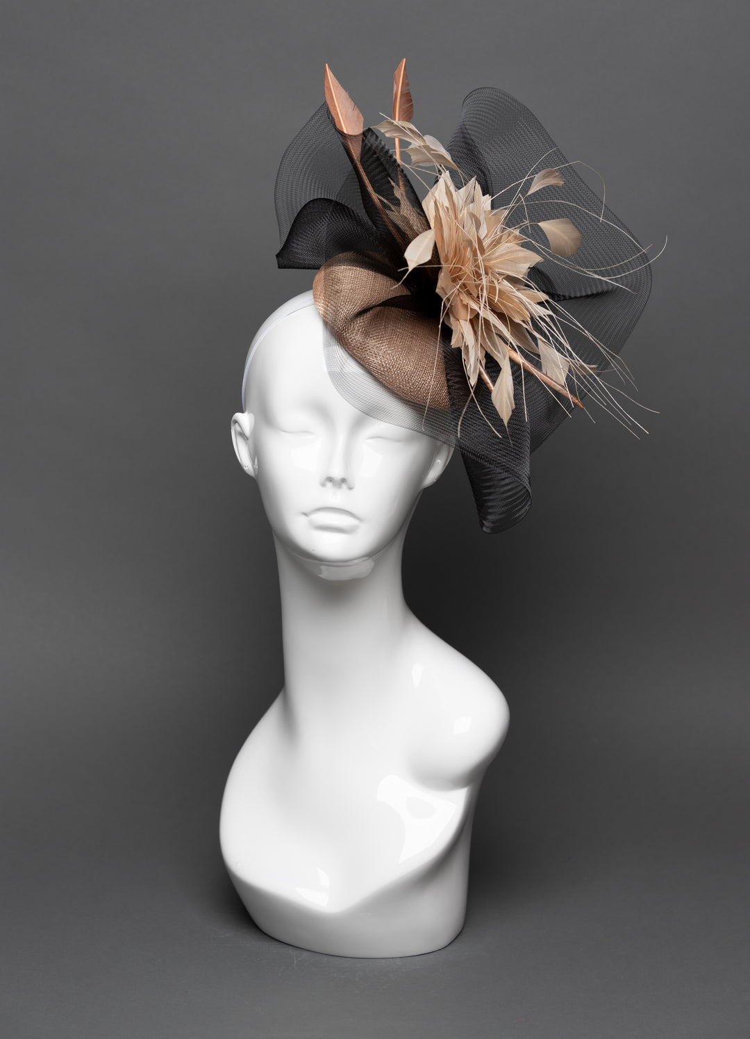 THG3148 - The Hat Girls