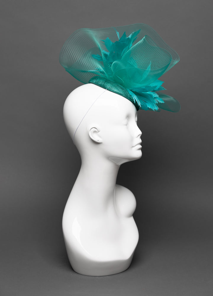 THG3152 - The Hat Girls