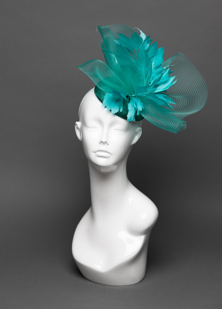 THG3152 - The Hat Girls