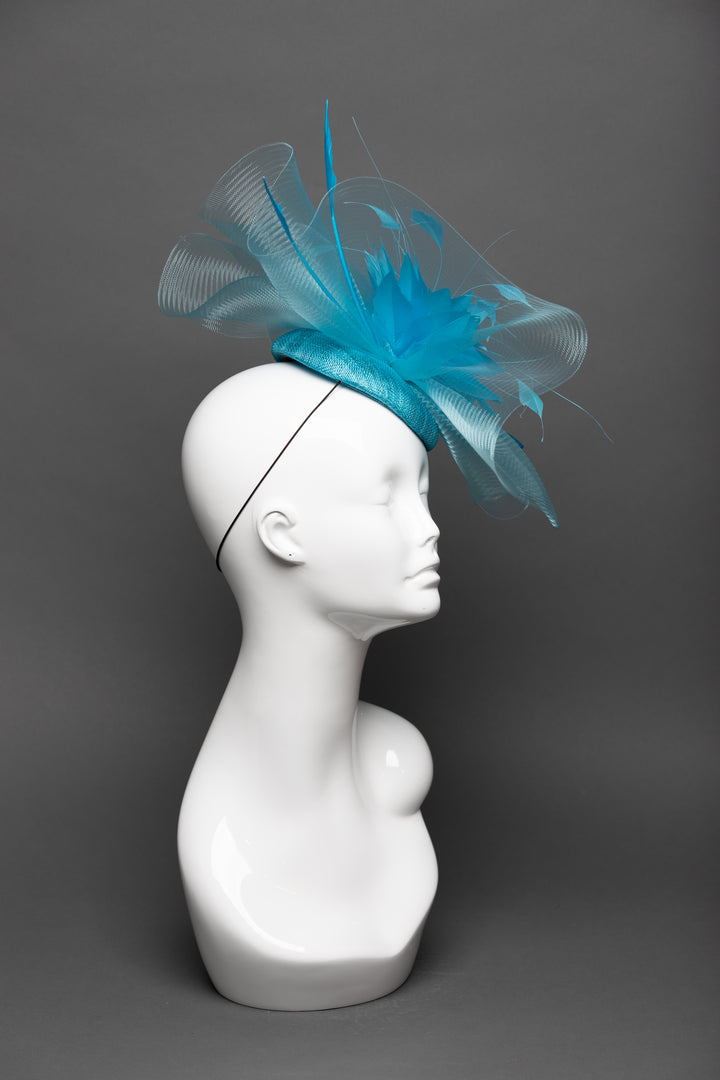 THG3153 - The Hat Girls