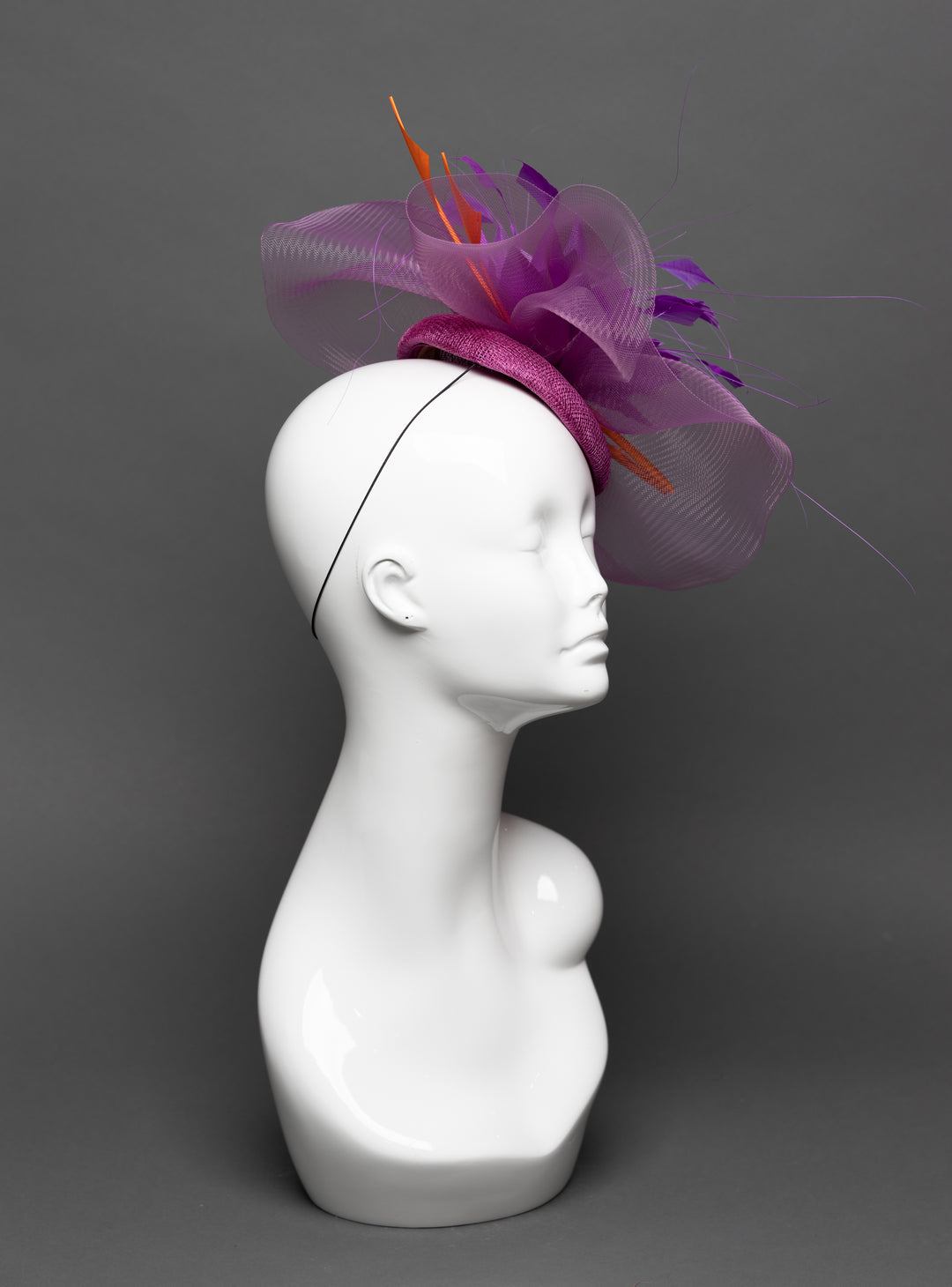 THG3154 - The Hat Girls