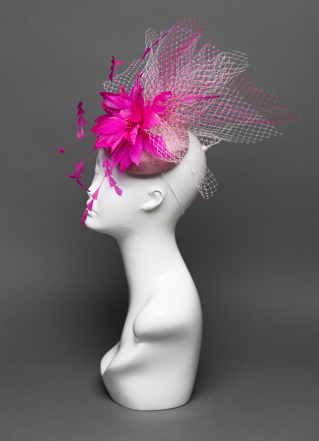 THG3155 - The Hat Girls