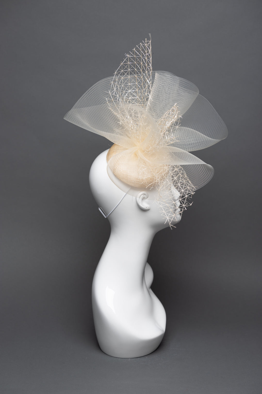 THG3158 - The Hat Girls