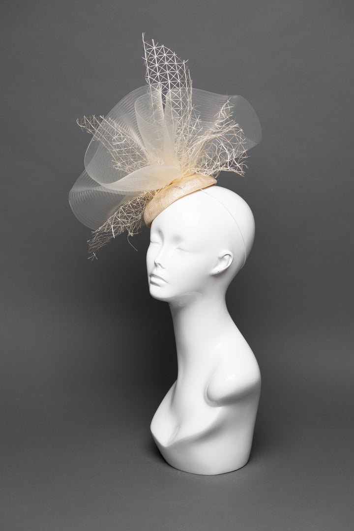 THG3158 - The Hat Girls