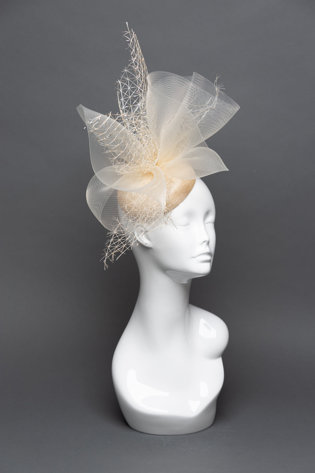 THG3158 - The Hat Girls