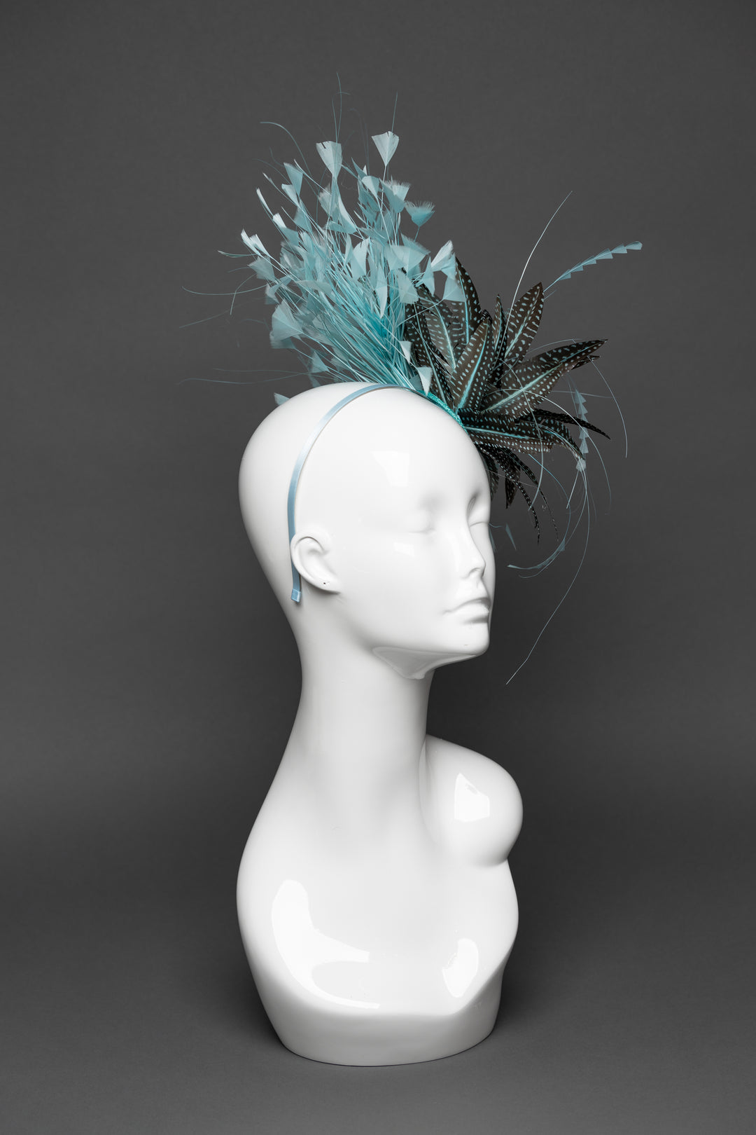 THG3237 - The Hat Girls