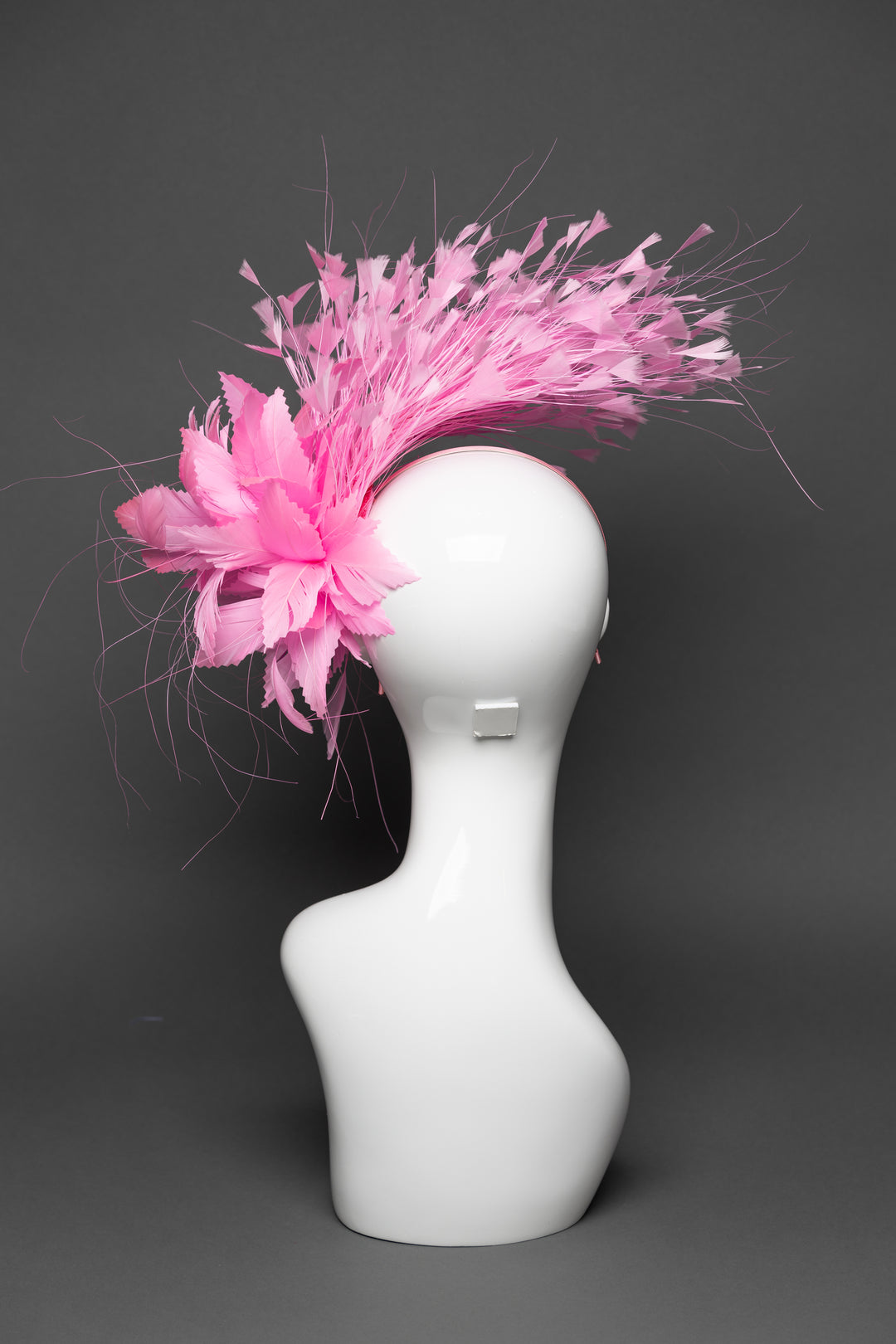 THG3254 - The Hat Girls