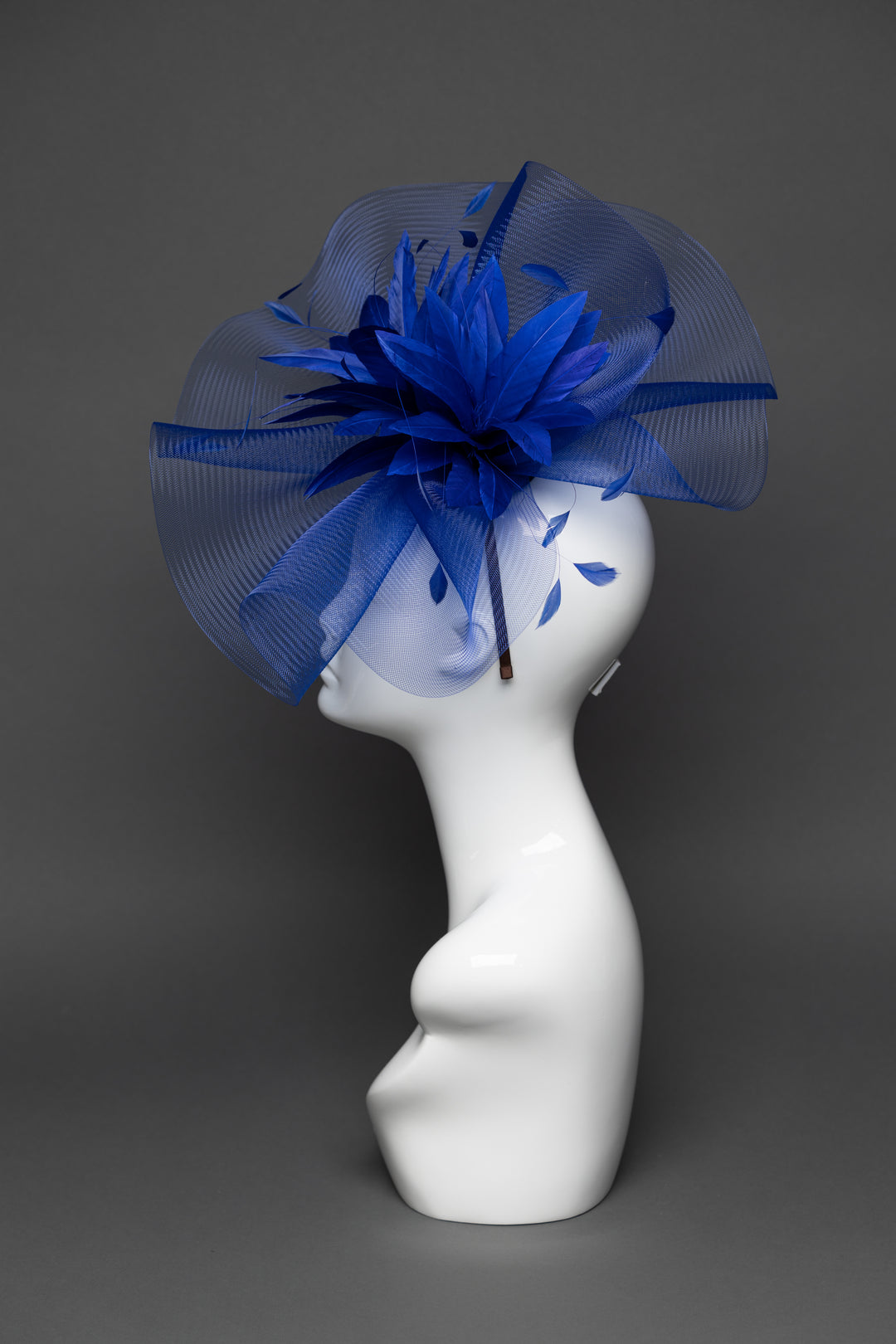 THG3277 - The Hat Girls