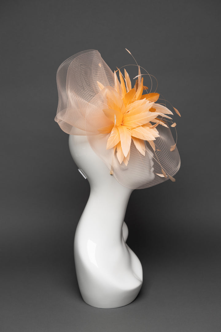 THG3283 - The Hat Girls