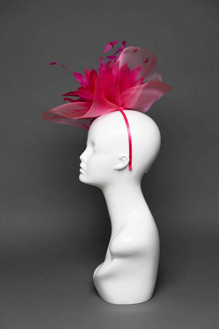 THG3286 - The Hat Girls