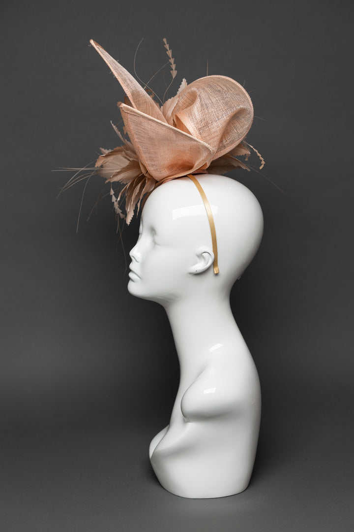 THG3295 - The Hat Girls