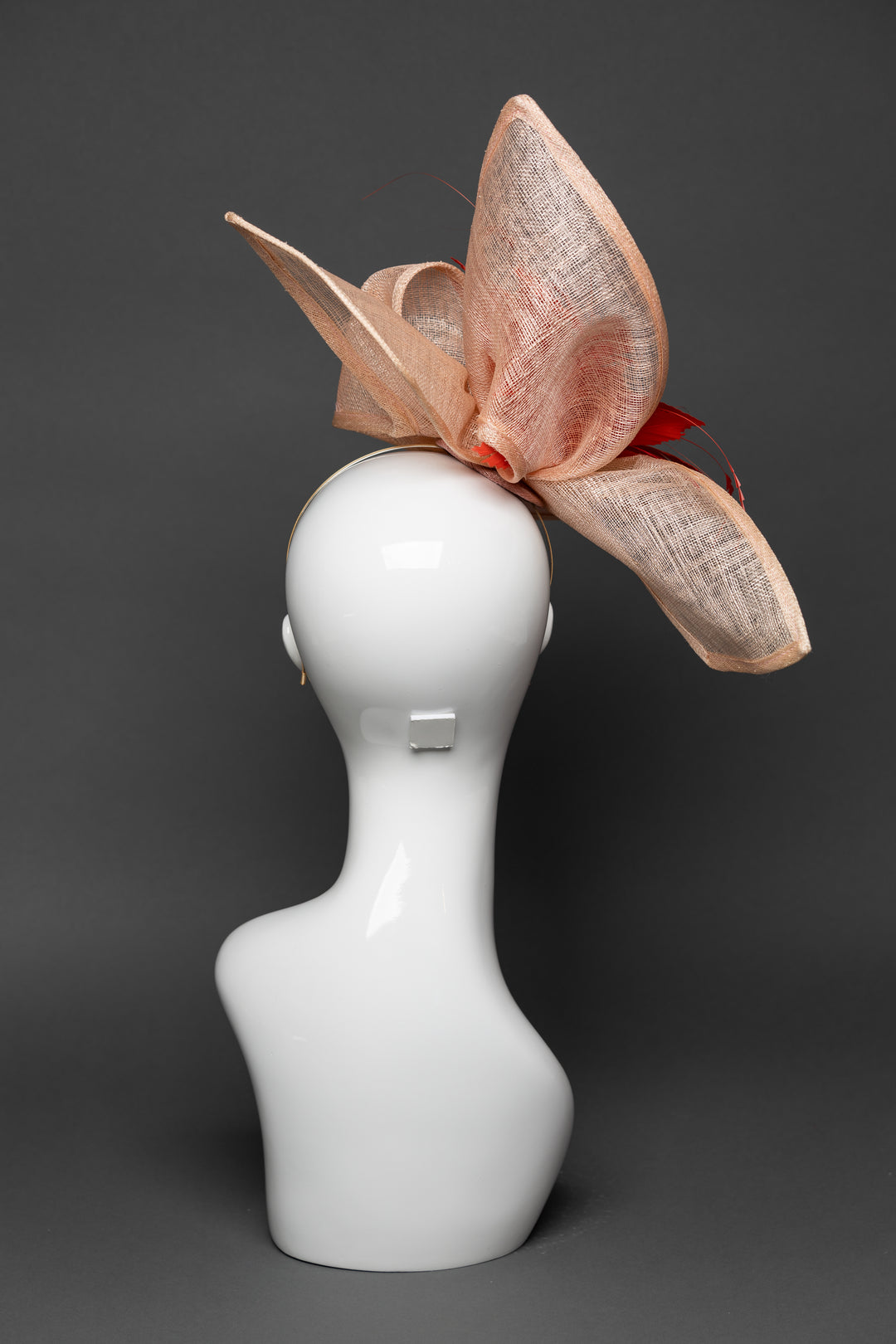 THG3297 - The Hat Girls