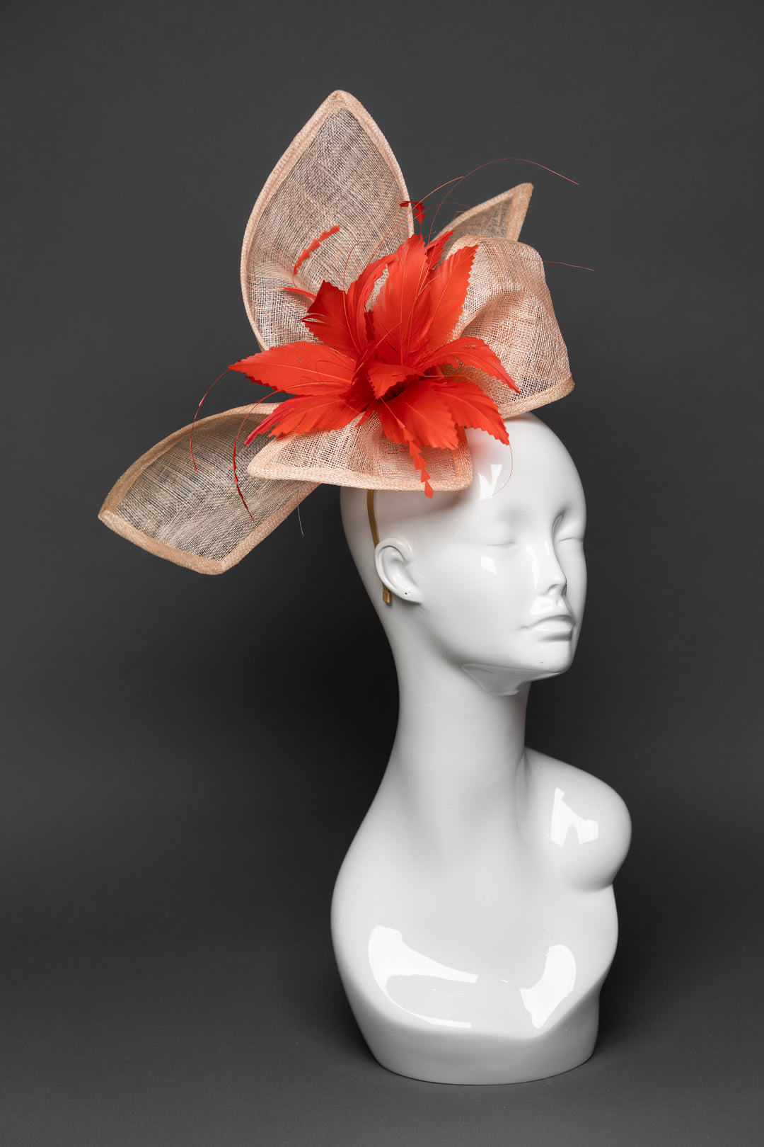 THG3297 - The Hat Girls