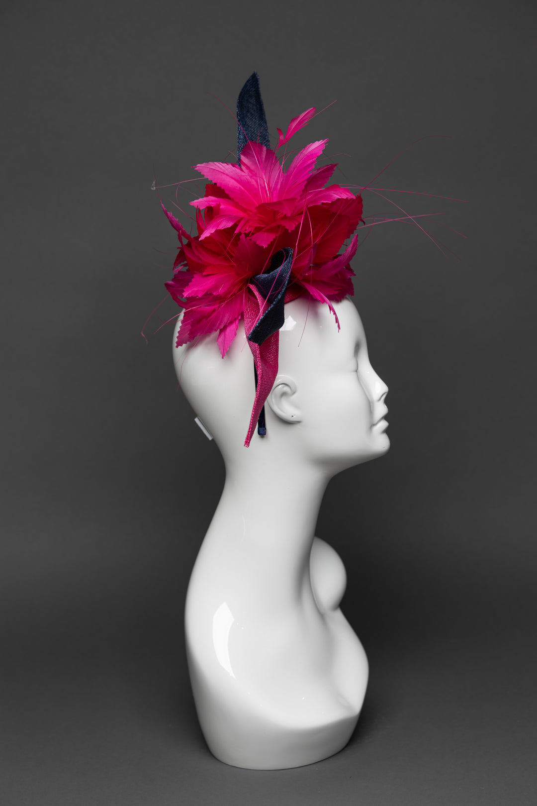 THG3299 - The Hat Girls