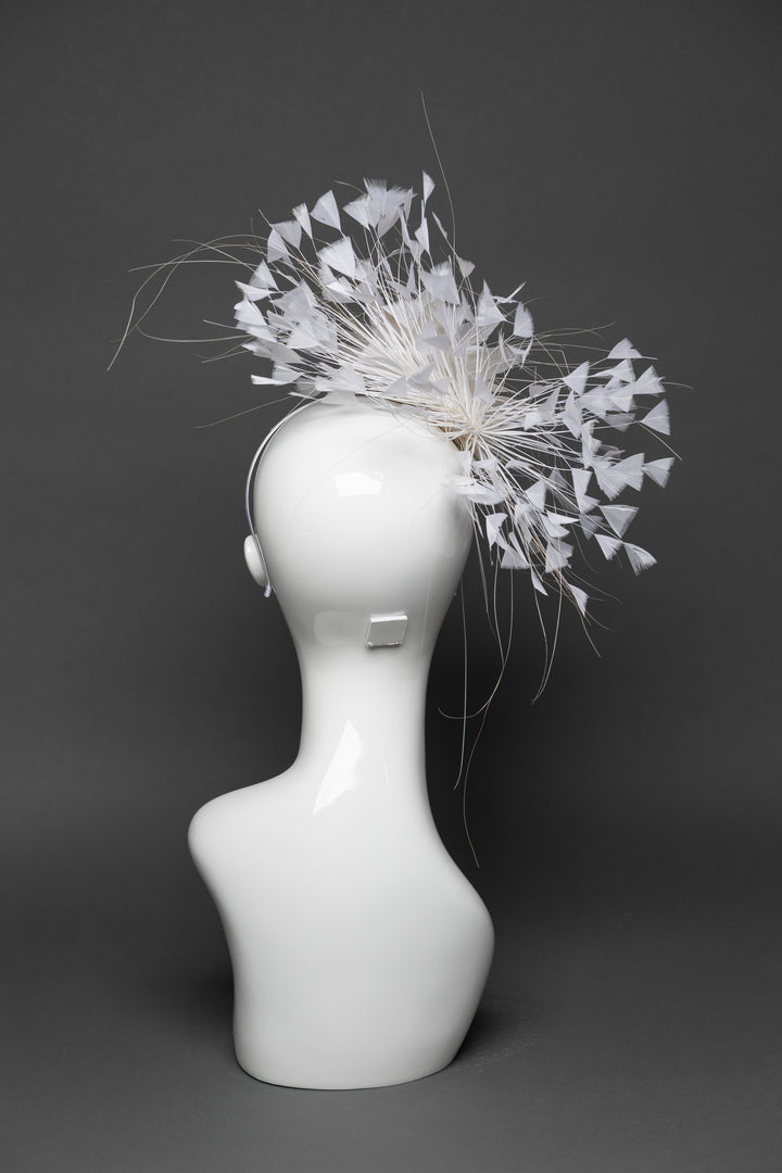 THG3304 - The Hat Girls