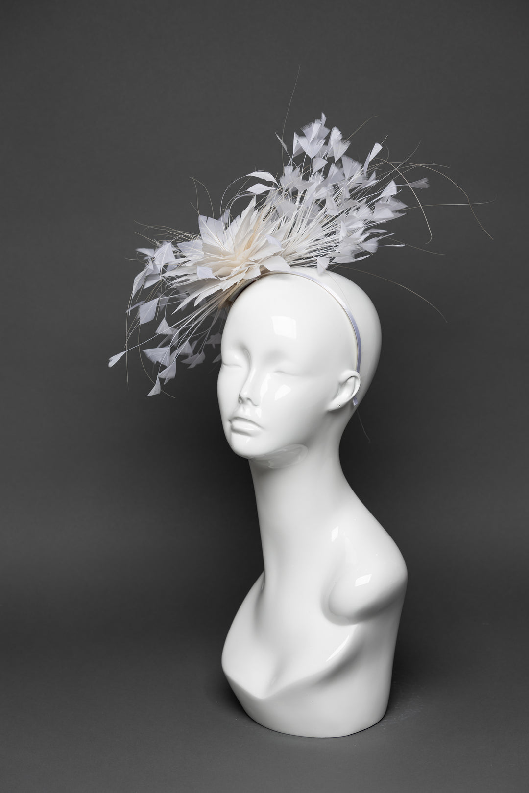 THG3304 - The Hat Girls