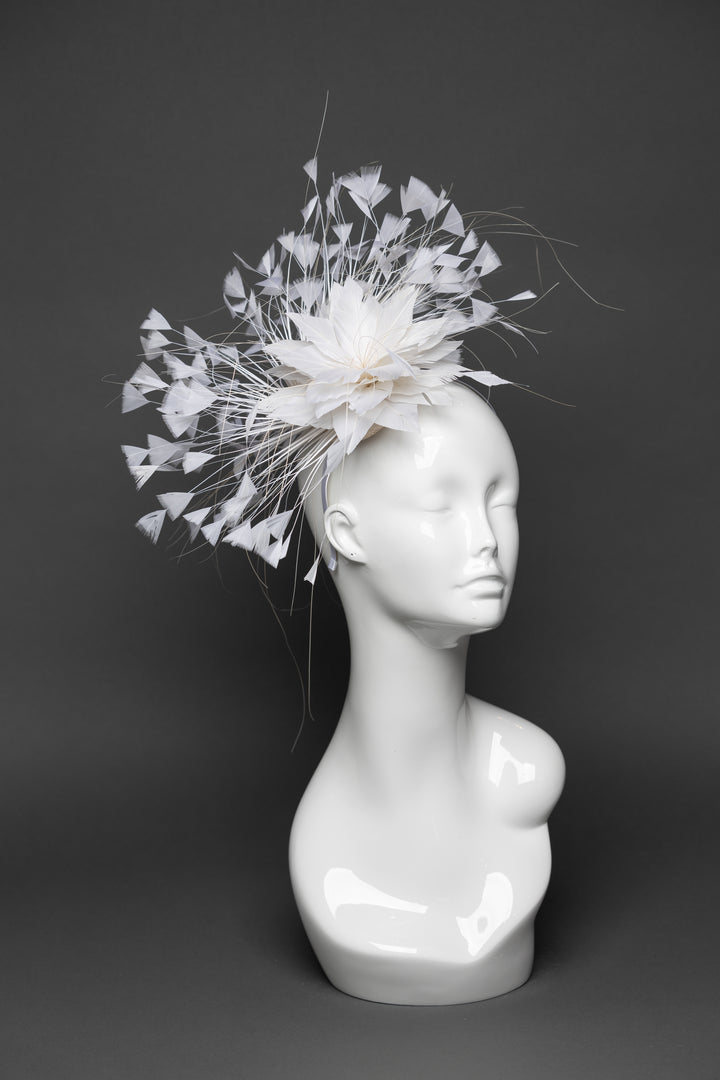 THG3304 - The Hat Girls