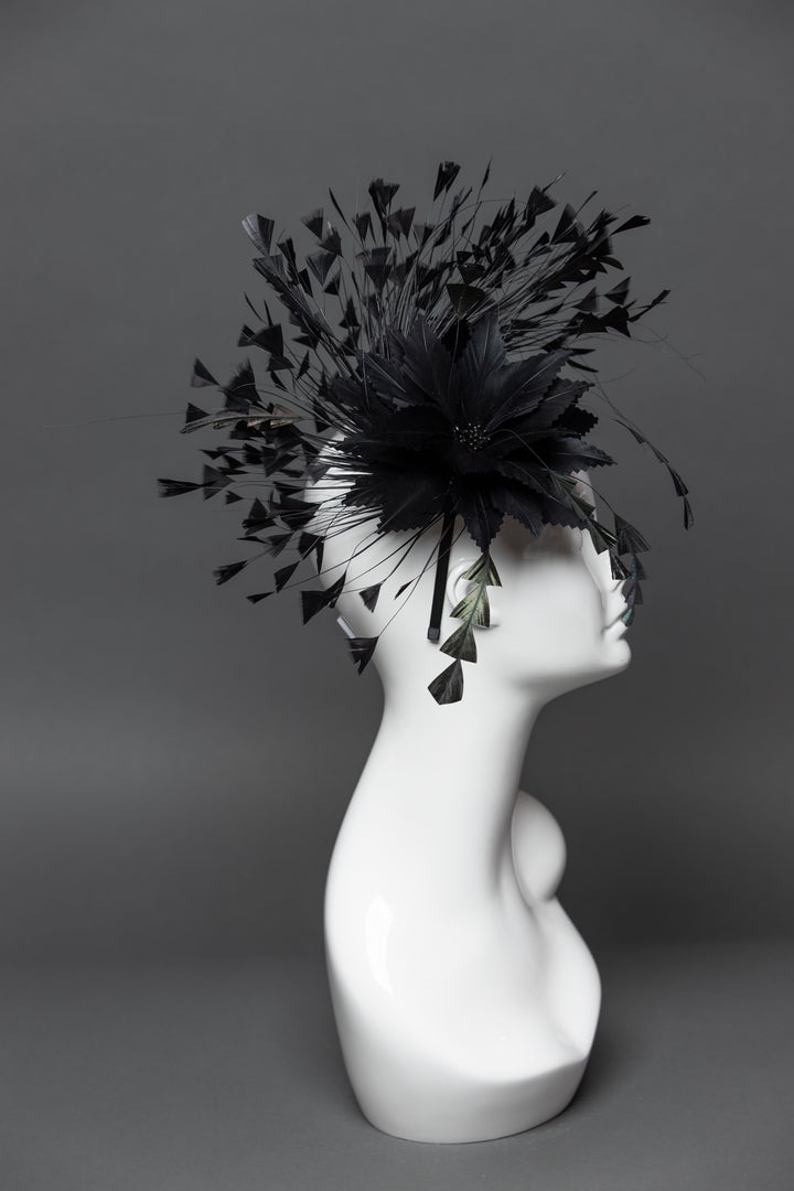 THG3305 - The Hat Girls