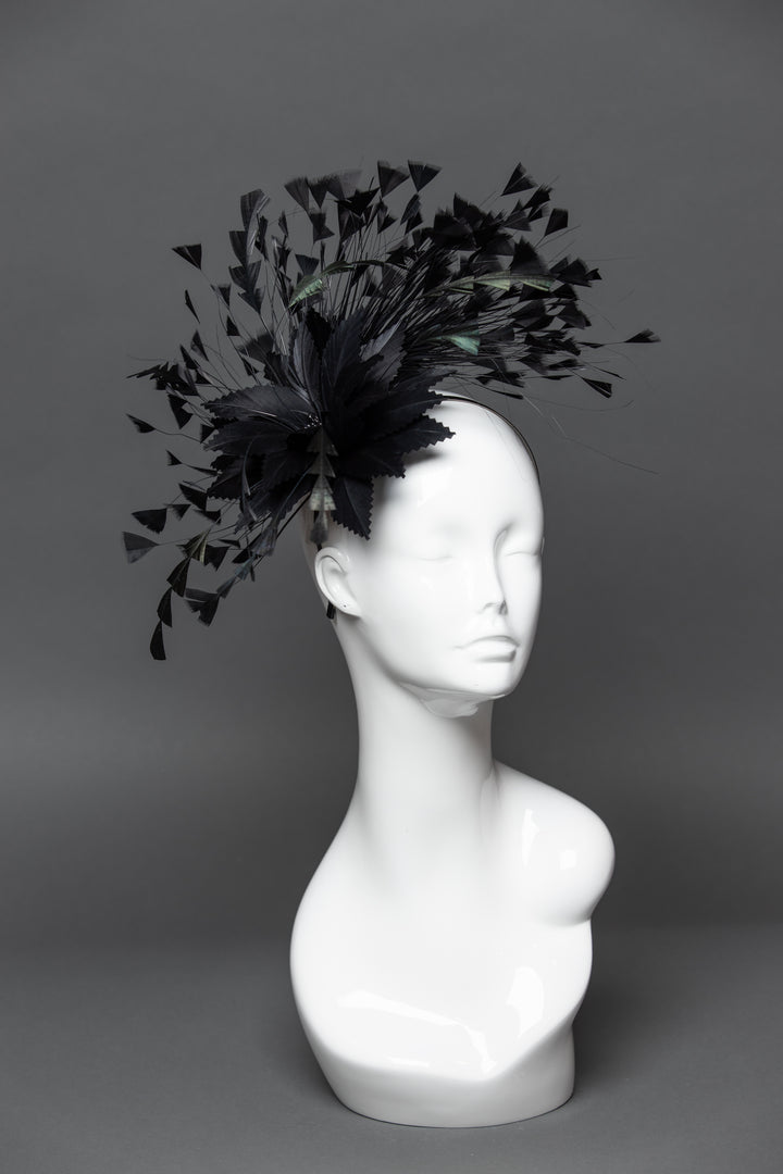 THG3305 - The Hat Girls