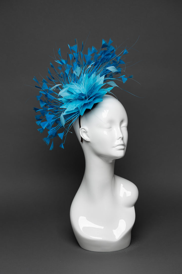 THG3311 - The Hat Girls