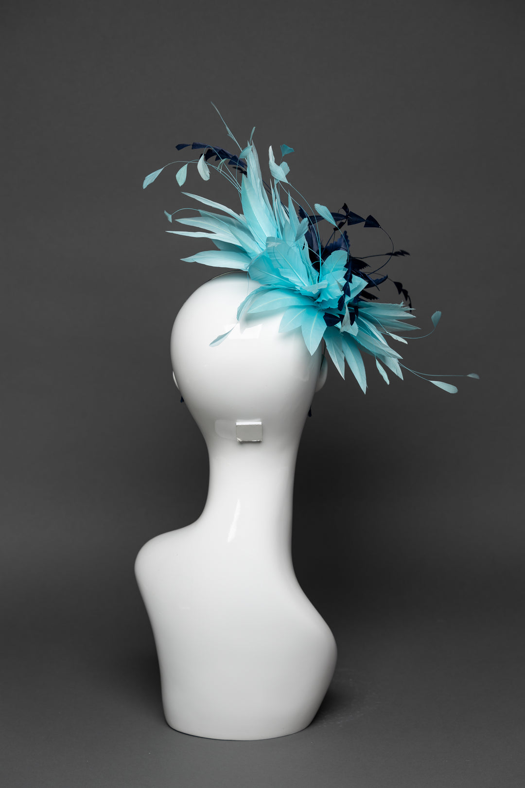 THG3312 - The Hat Girls