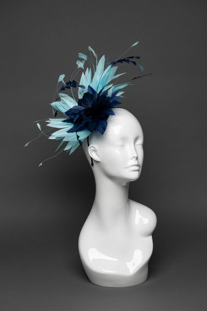 THG3312 - The Hat Girls