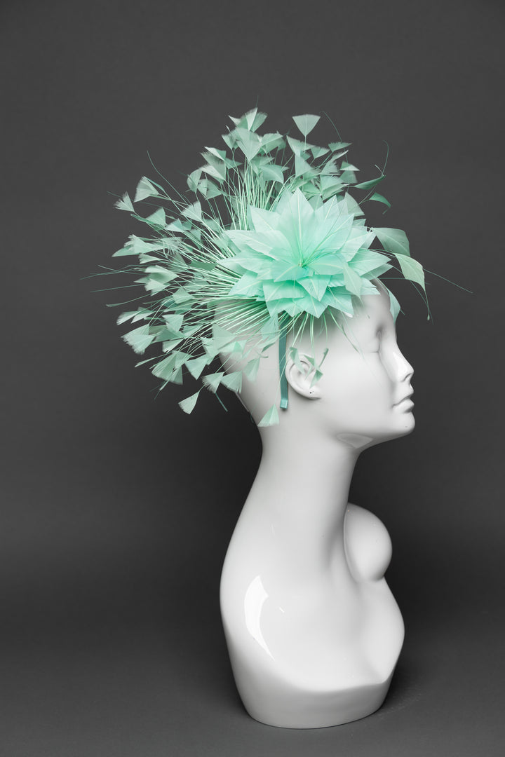 THG3319 - The Hat Girls